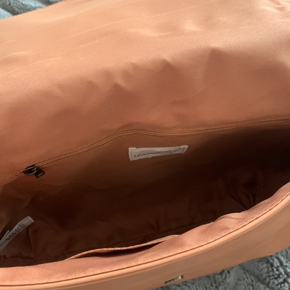 Fuzzy backpack - Picture 3 of 4